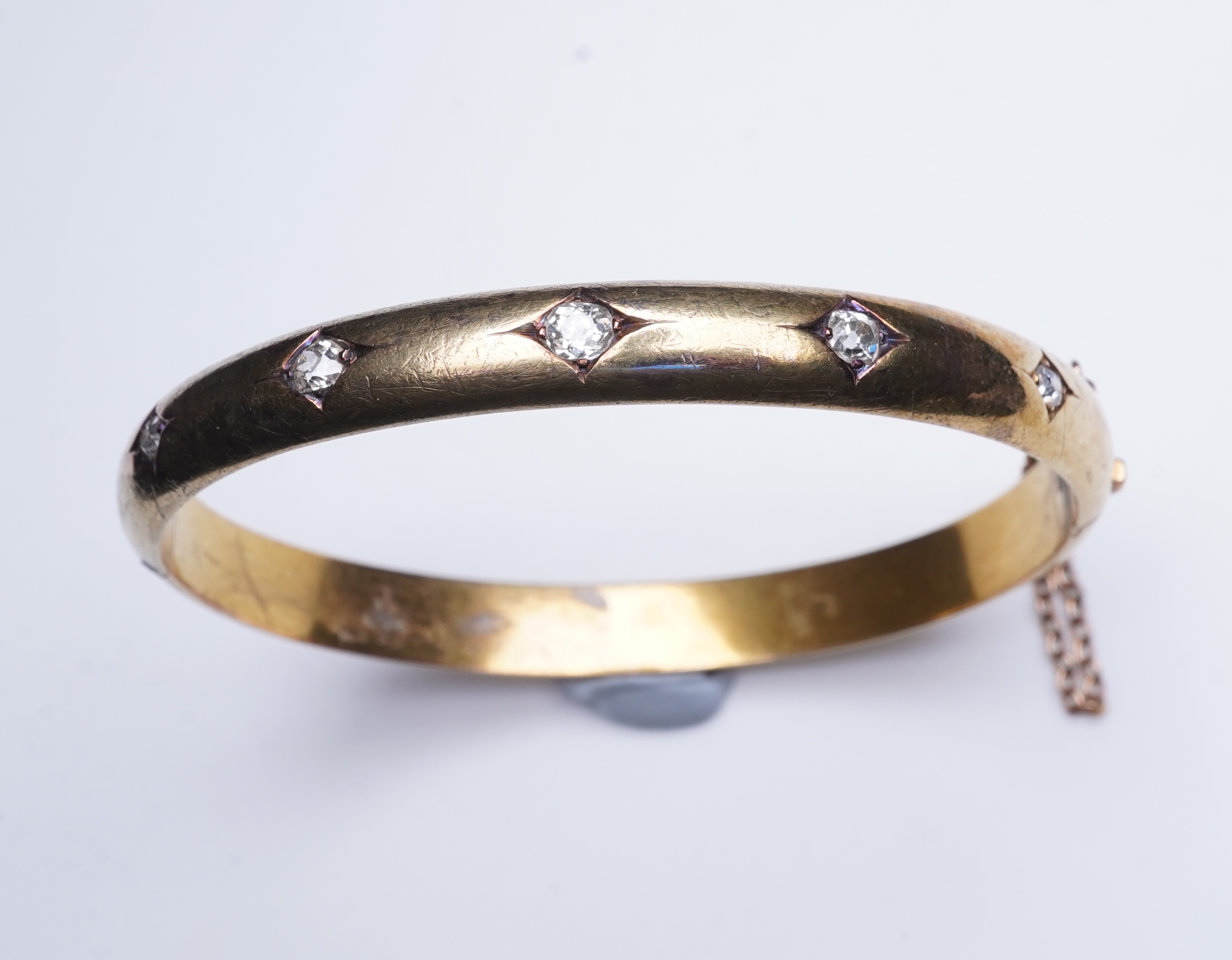 An Edwardian diamond bangle, early 20th century